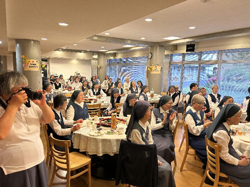 誓願50周年のシスターたち